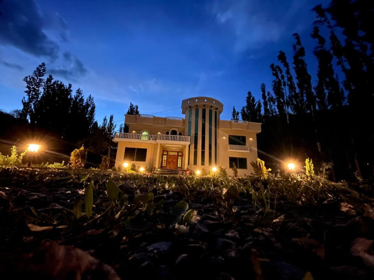 Skardu Saraye Hotel & Resort Exterior foto